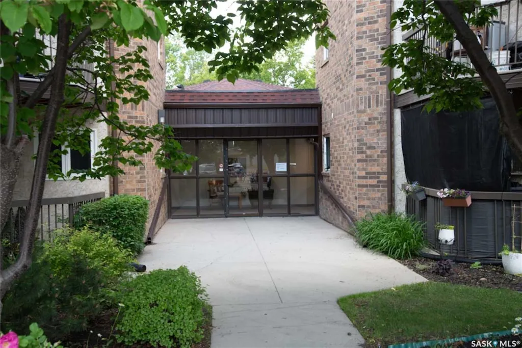 730A Heritage Lane Saskatoon SK S7H 5M6