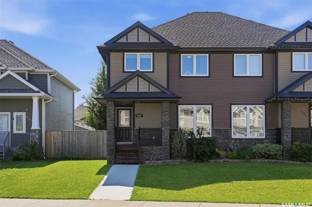527 Pringle Crescent Saskatoon SK S7T 0S7