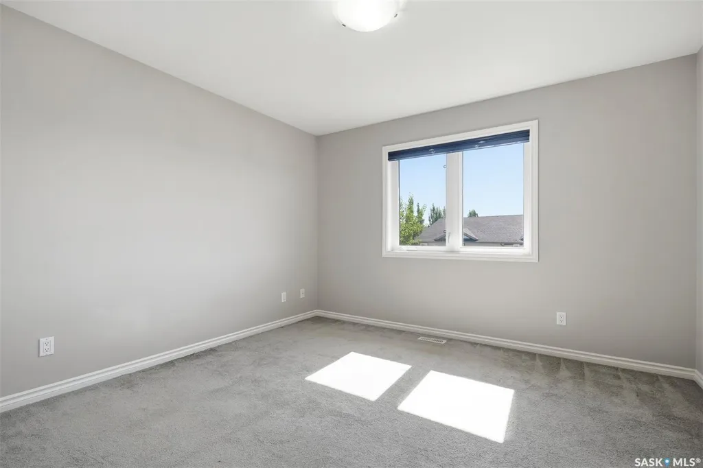 527 Pringle Crescent Saskatoon SK S7T 0S7