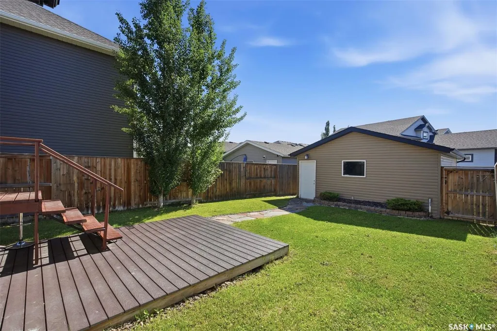 527 Pringle Crescent Saskatoon SK S7T 0S7