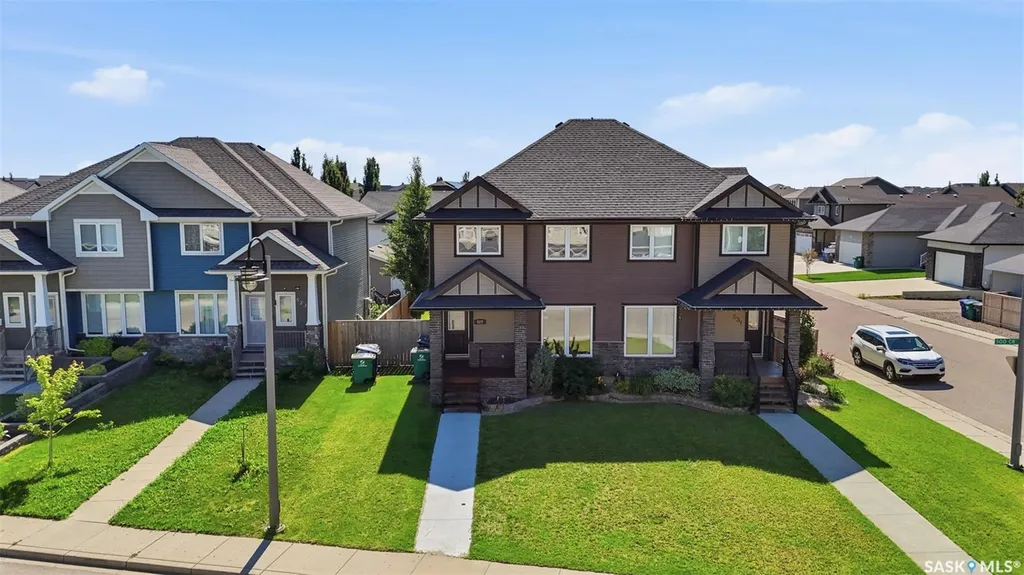 527 Pringle Crescent Saskatoon SK S7T 0S7