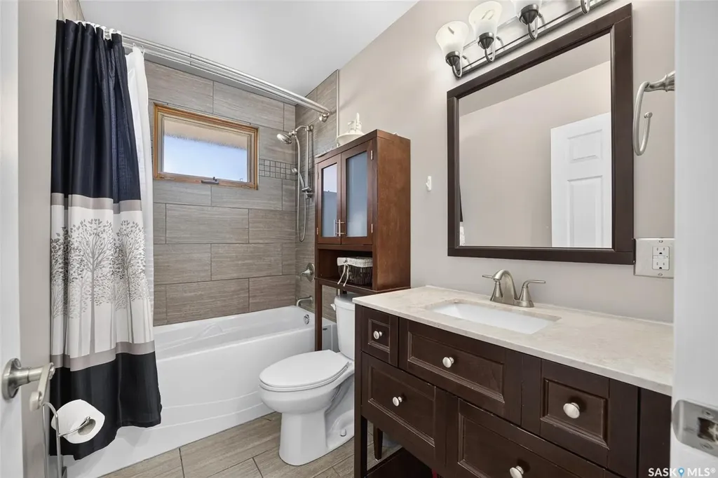 781 Mcmanus Street Regina SK S4T 6E7