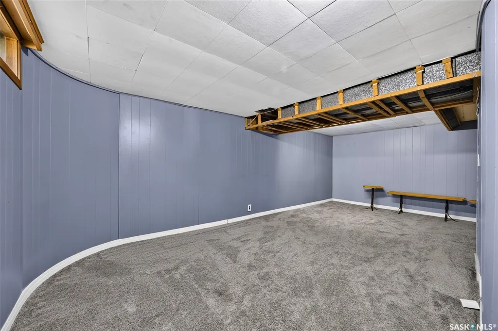 781 Mcmanus Street Regina SK S4T 6E7