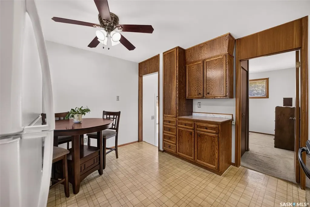 781 Mcmanus Street Regina SK S4T 6E7