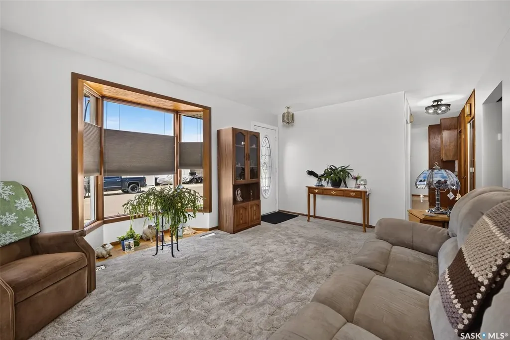 781 Mcmanus Street Regina SK S4T 6E7
