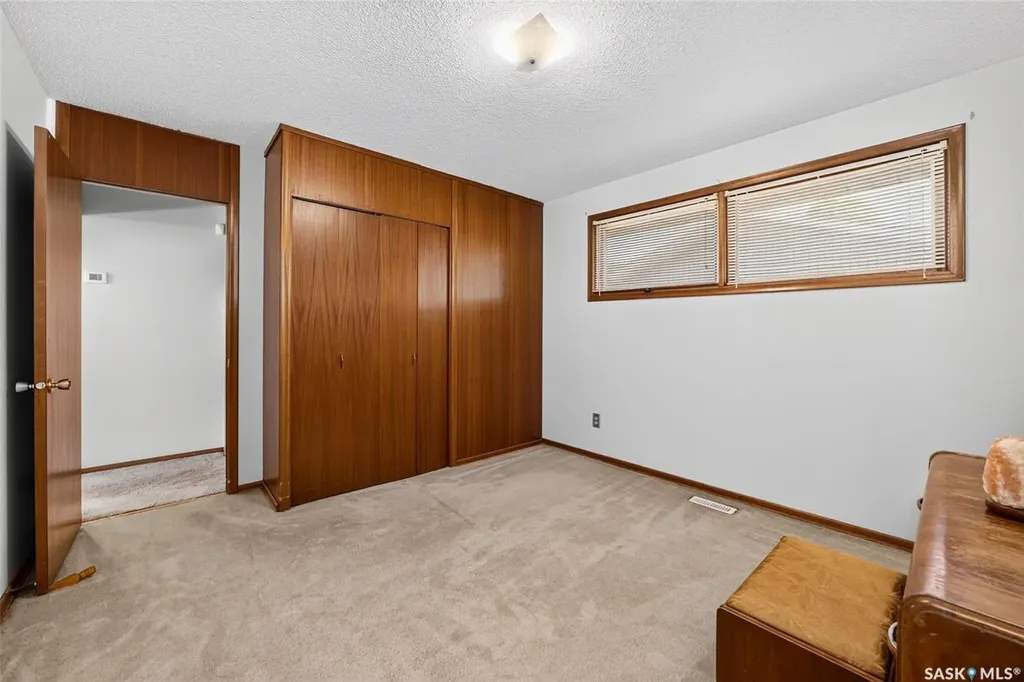 781 Mcmanus Street Regina SK S4T 6E7