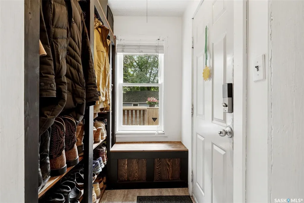 2022 Montague Street Regina SK S4T 3J7