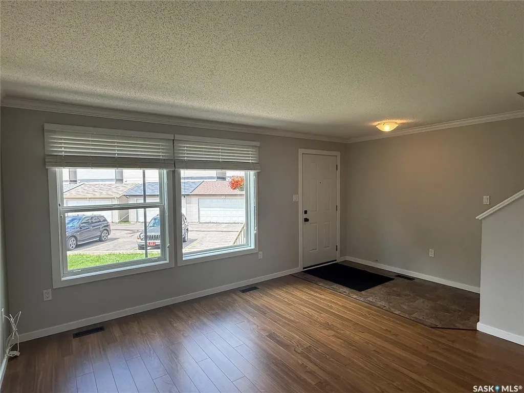 810 Hampton Circle Saskatoon SK S7R 0K2