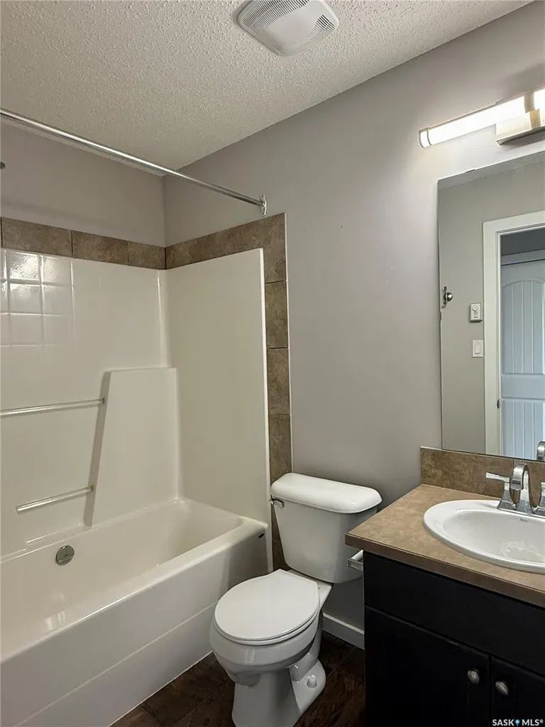 810 Hampton Circle Saskatoon SK S7R 0K2