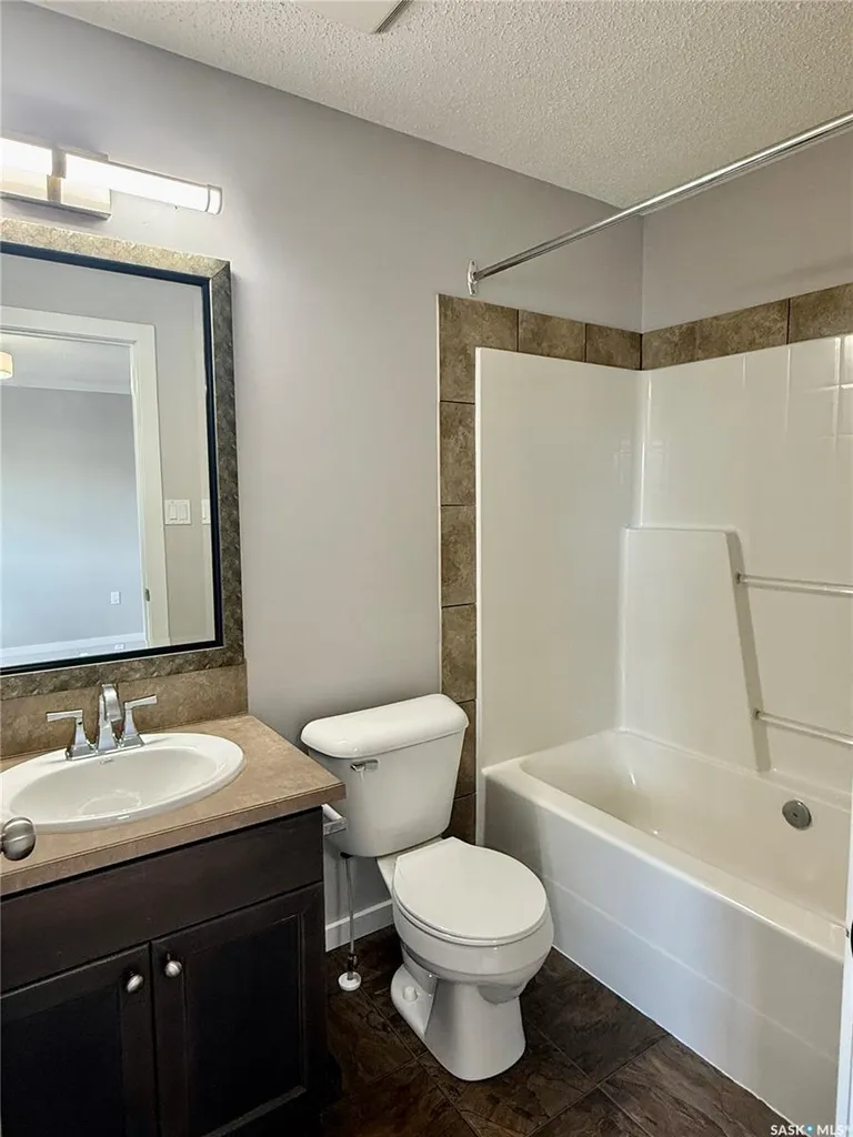 810 Hampton Circle Saskatoon SK S7R 0K2