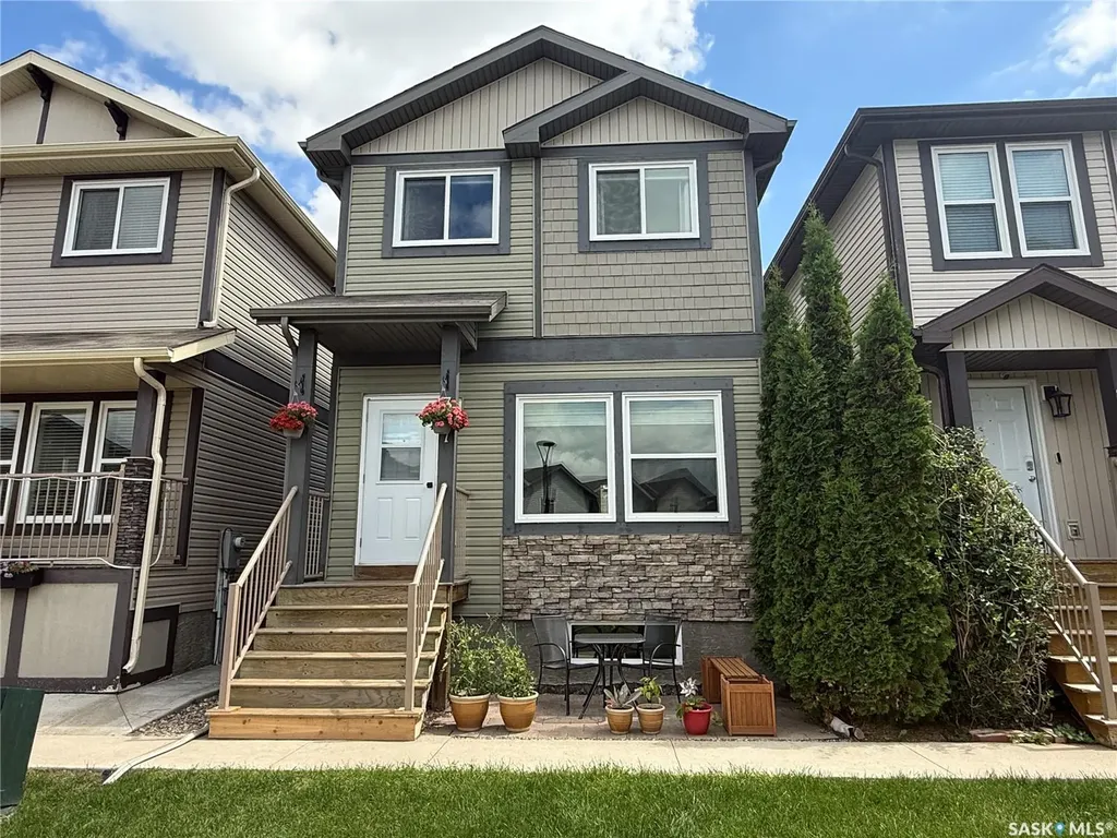 810 Hampton Circle Saskatoon SK S7R 0K2