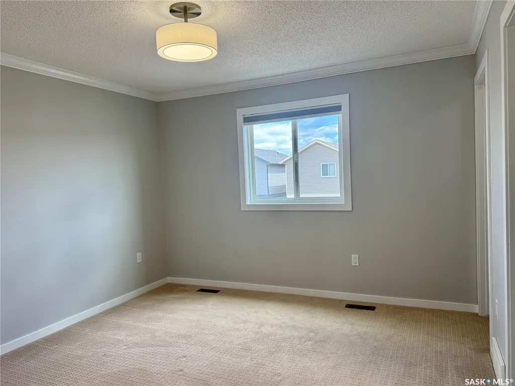 810 Hampton Circle Saskatoon SK S7R 0K2