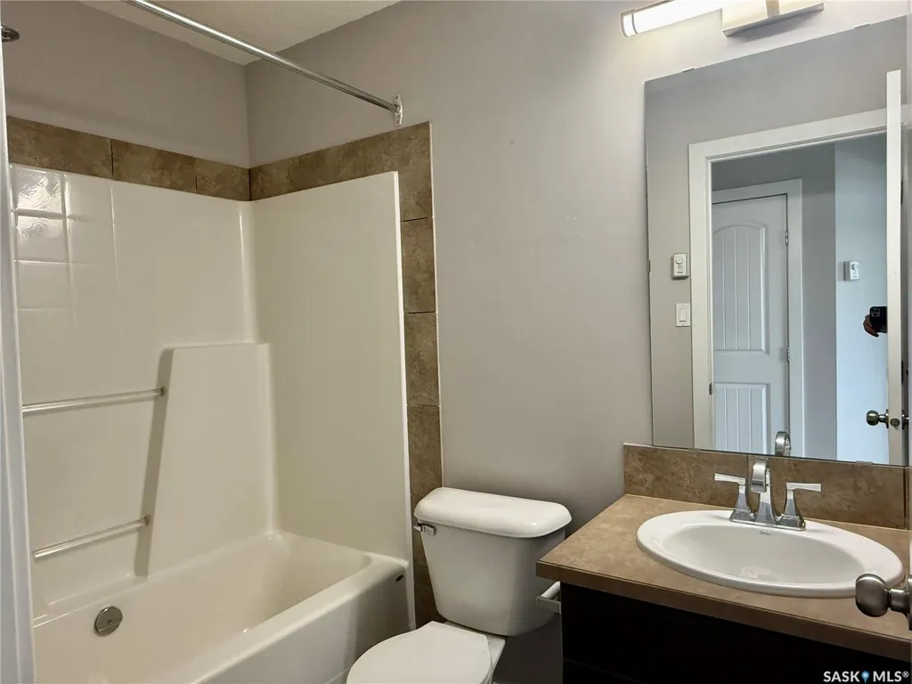 810 Hampton Circle Saskatoon SK S7R 0K2