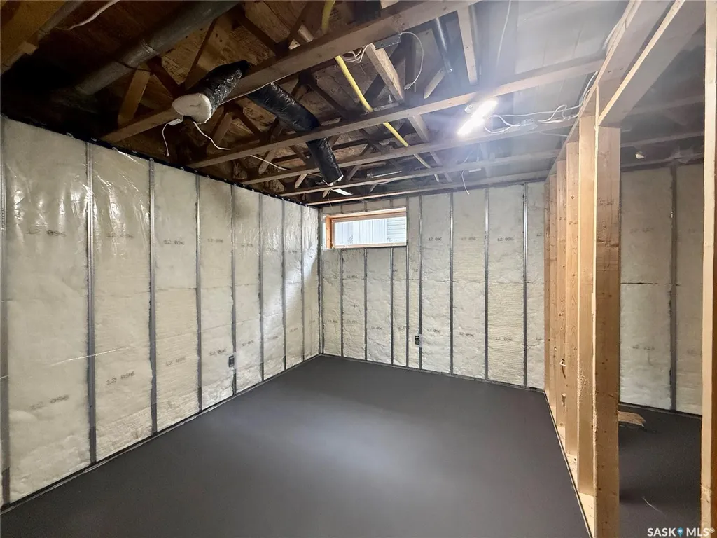 810 Hampton Circle Saskatoon SK S7R 0K2
