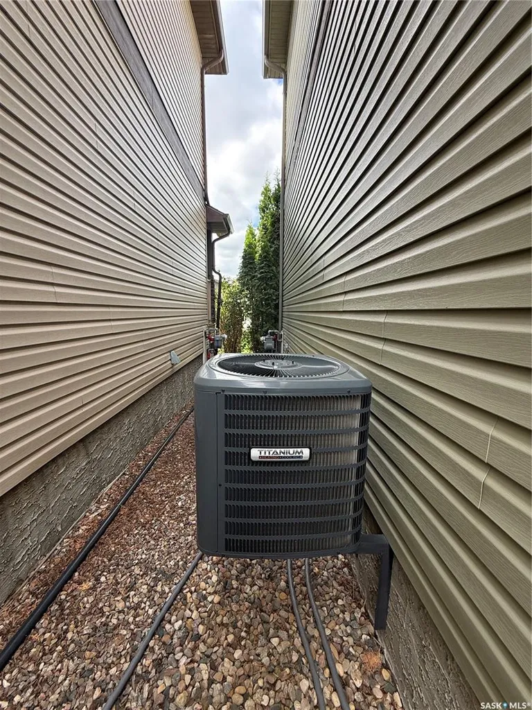 810 Hampton Circle Saskatoon SK S7R 0K2