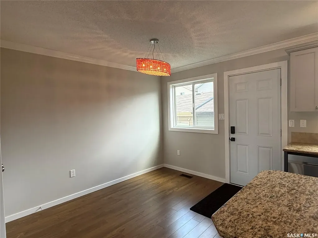 810 Hampton Circle Saskatoon SK S7R 0K2