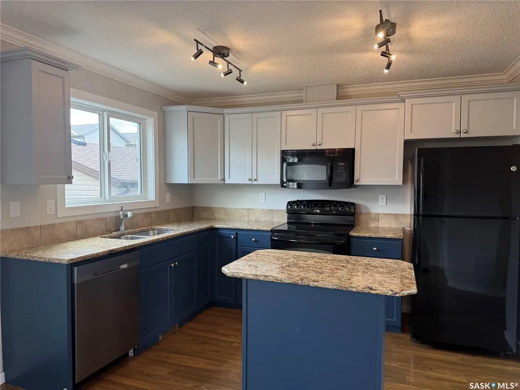 810 Hampton Circle Saskatoon SK S7R 0K2