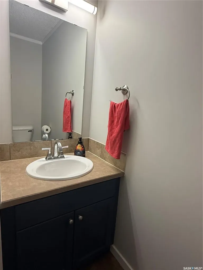 810 Hampton Circle Saskatoon SK S7R 0K2