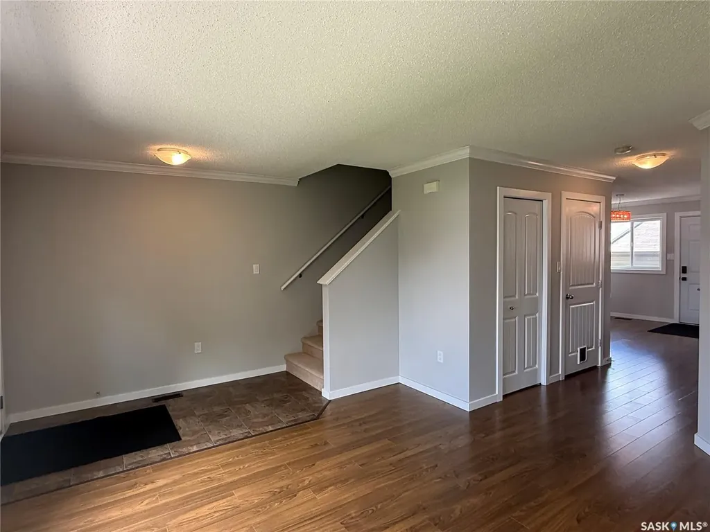 810 Hampton Circle Saskatoon SK S7R 0K2