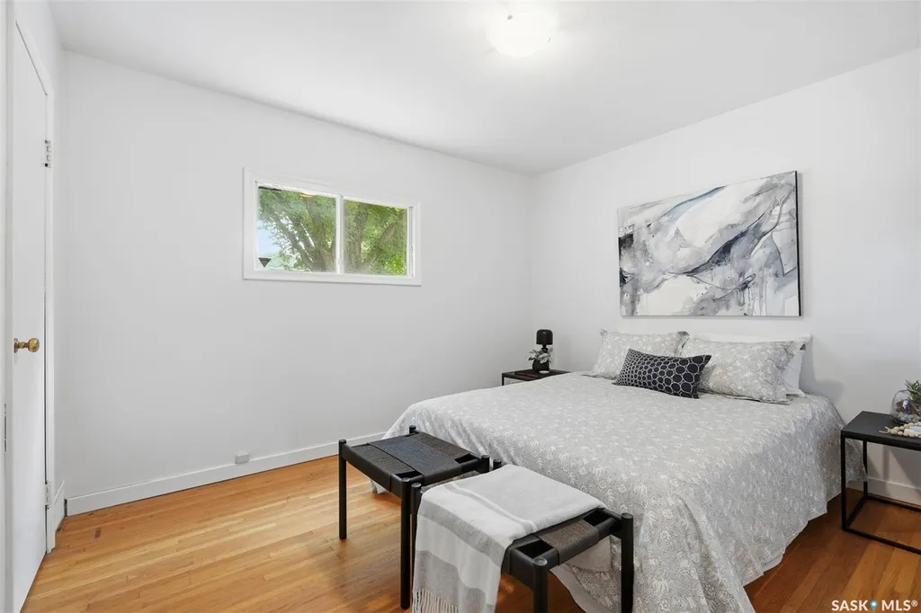 1318 B Avenue N Saskatoon SK S7L 1G5