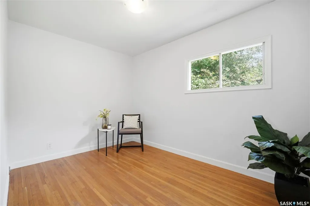 1318 B Avenue N Saskatoon SK S7L 1G5