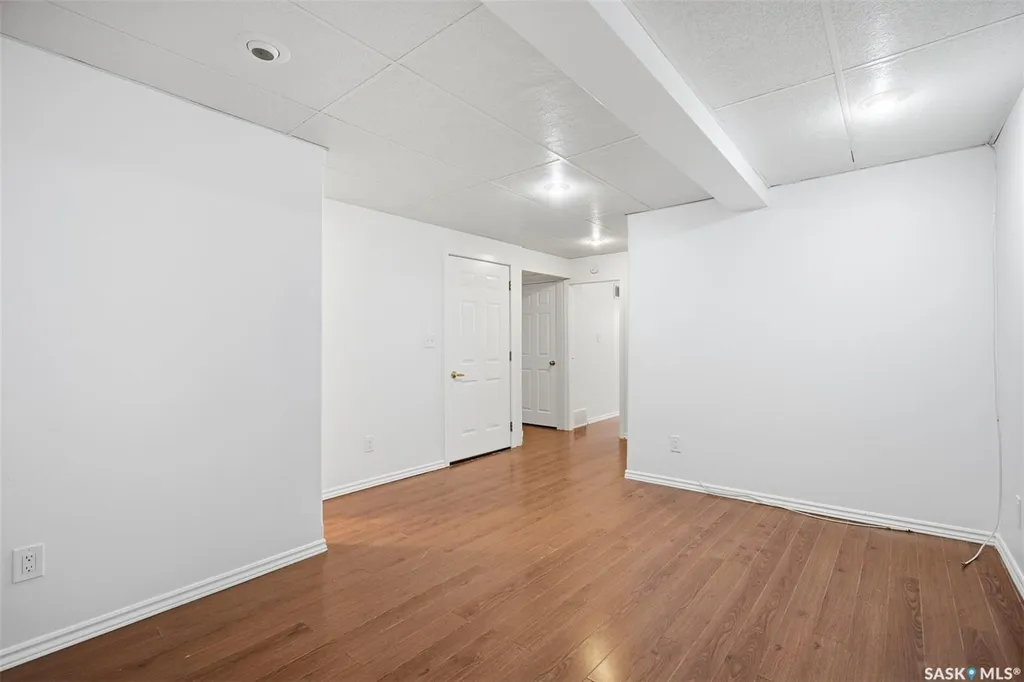 1318 B Avenue N Saskatoon SK S7L 1G5