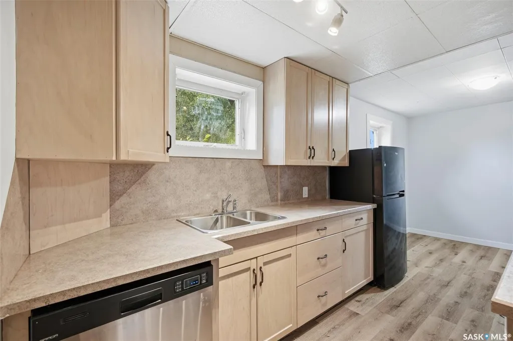 1318 B Avenue N Saskatoon SK S7L 1G5