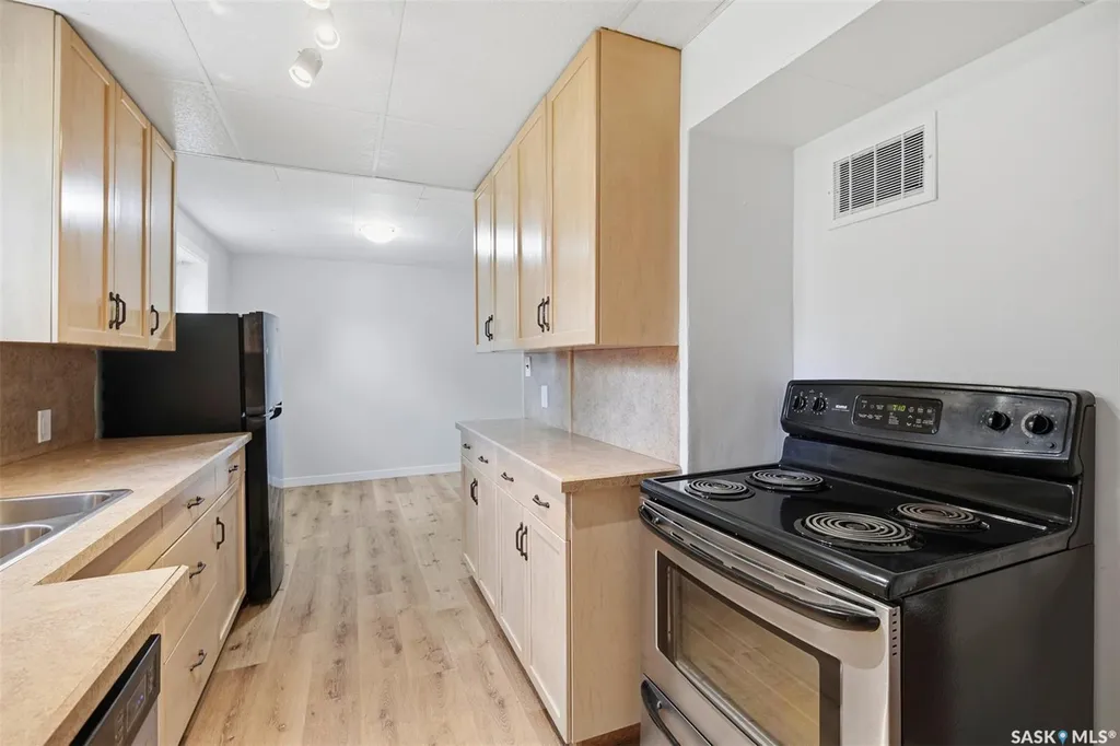 1318 B Avenue N Saskatoon SK S7L 1G5