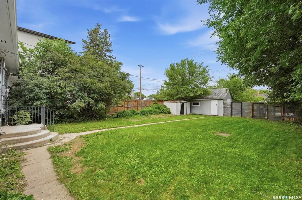 1318 B Avenue N Saskatoon SK S7L 1G5