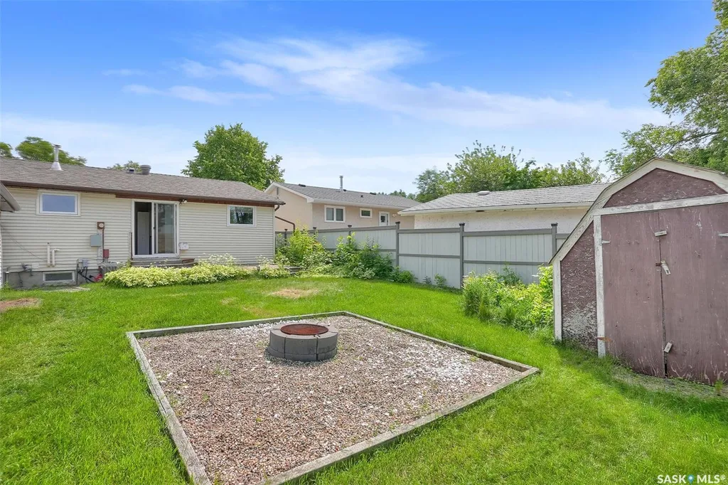618 Sweeney Street Regina SK S4T 6H4