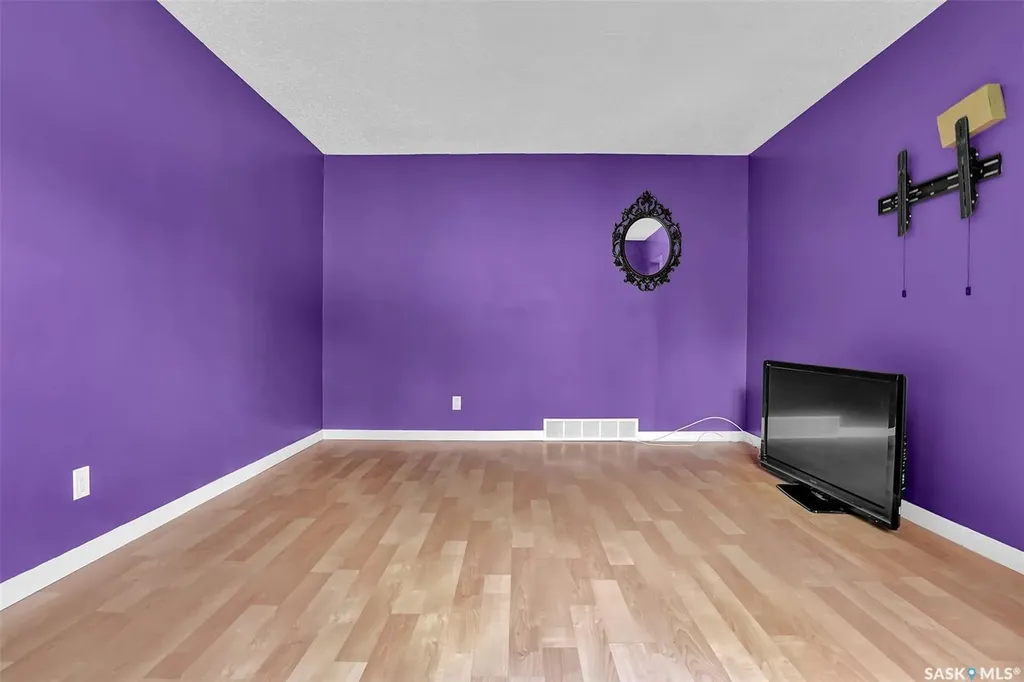 618 Sweeney Street Regina SK S4T 6H4