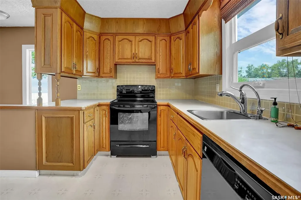 618 Sweeney Street Regina SK S4T 6H4