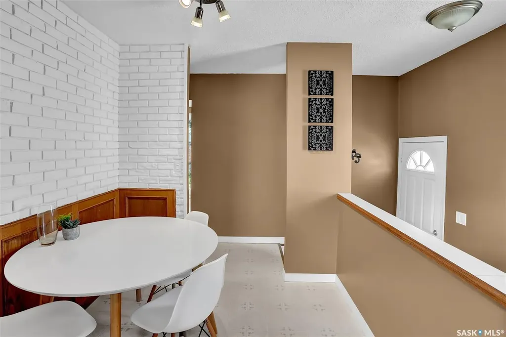 618 Sweeney Street Regina SK S4T 6H4