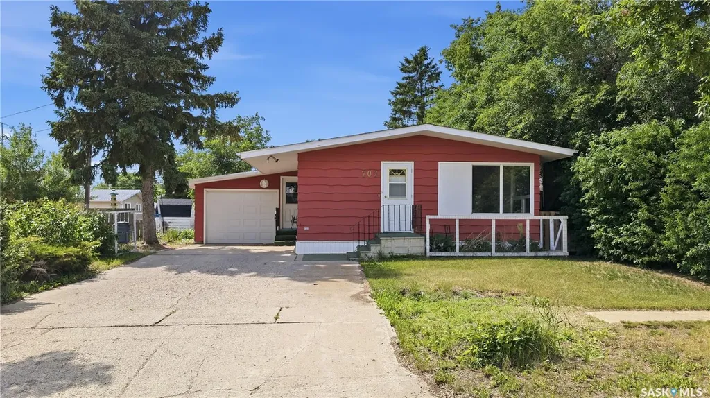 707 Markland Street Rosetown SK S0L 2V0