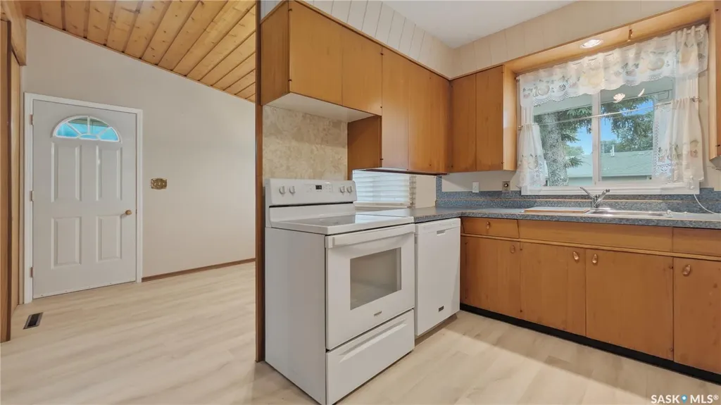 707 Markland Street Rosetown SK S0L 2V0