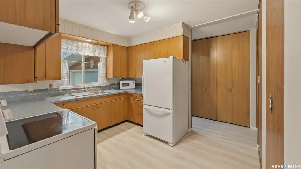 707 Markland Street Rosetown SK S0L 2V0
