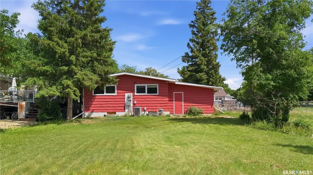 707 Markland Street Rosetown SK S0L 2V0