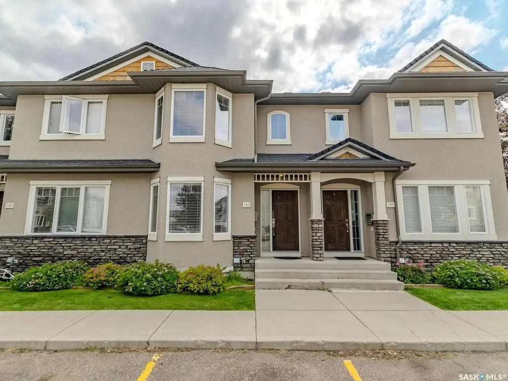 135 Ashworth Crescent Saskatoon SK S7T 0N1