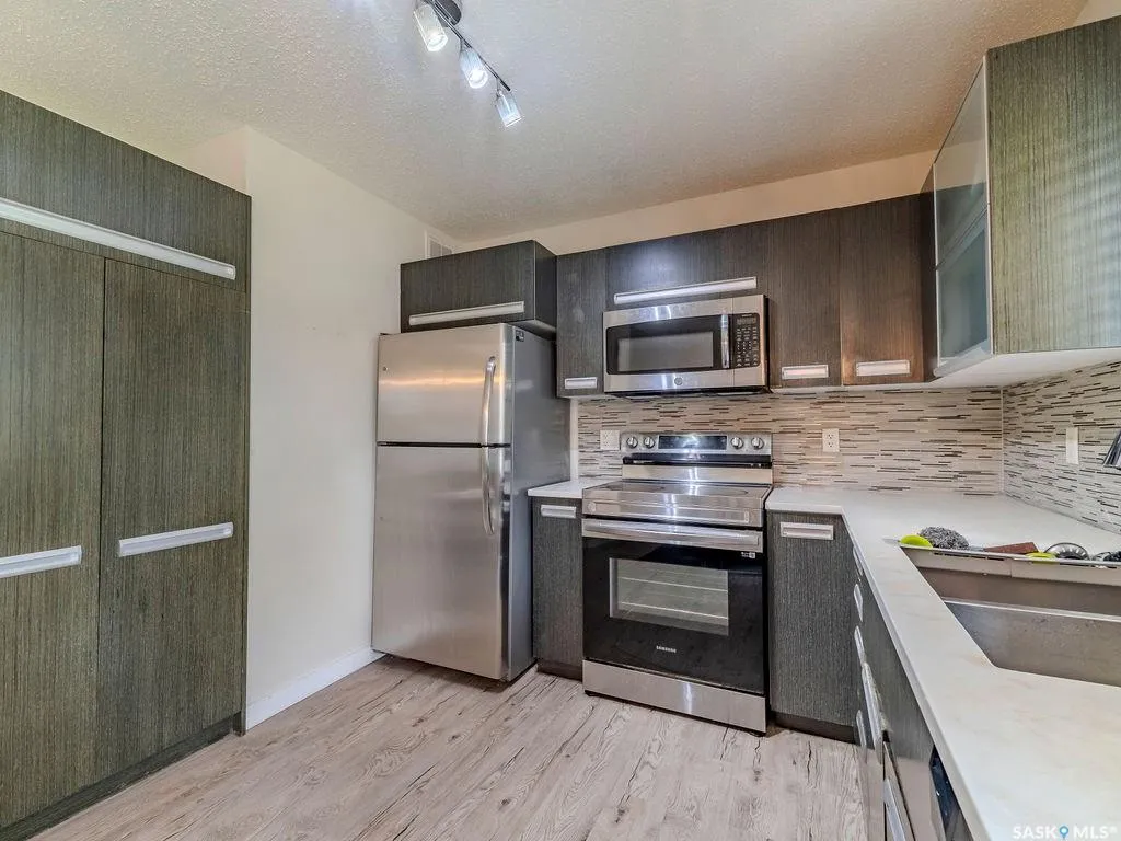 135 Ashworth Crescent Saskatoon SK S7T 0N1