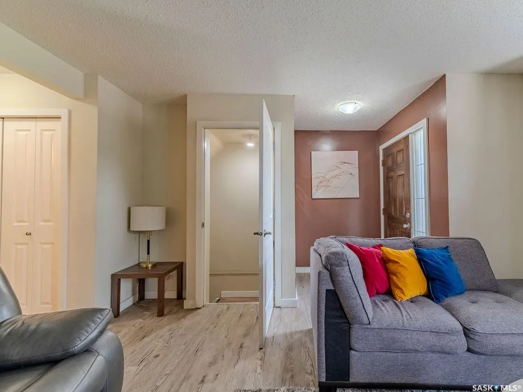 135 Ashworth Crescent Saskatoon SK S7T 0N1