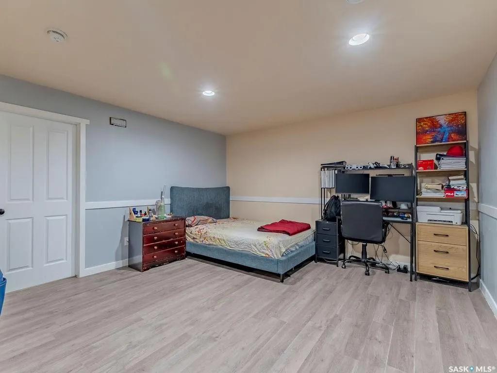 135 Ashworth Crescent Saskatoon SK S7T 0N1