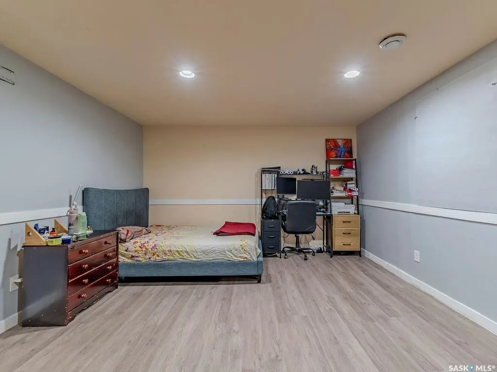 135 Ashworth Crescent Saskatoon SK S7T 0N1