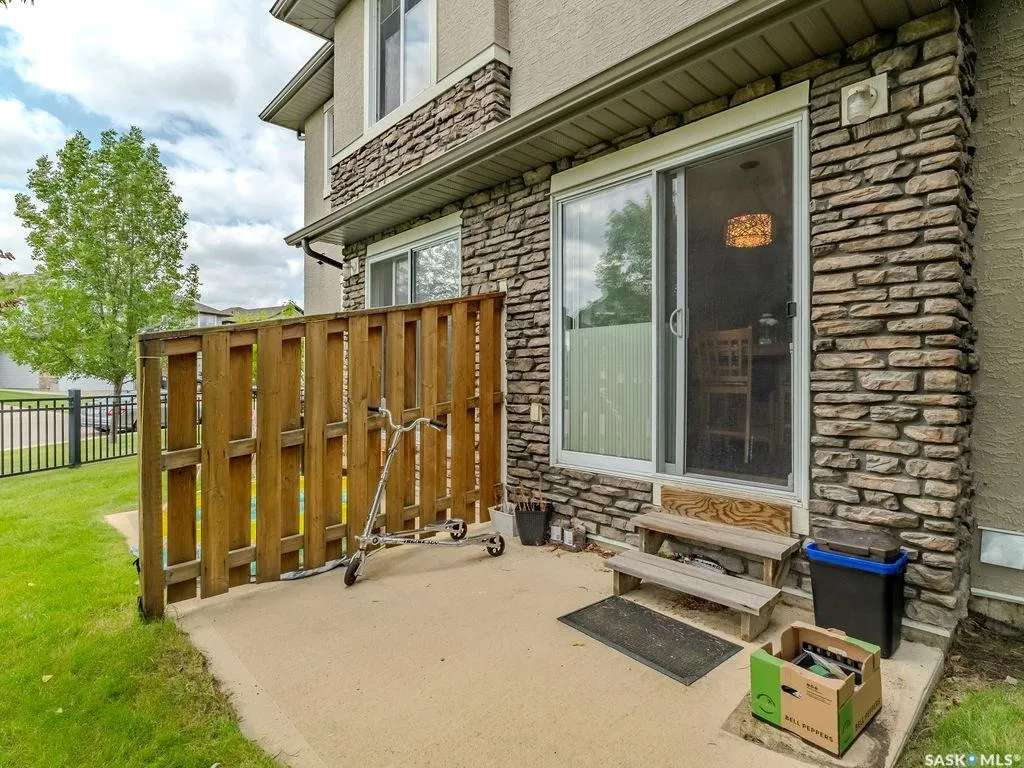 135 Ashworth Crescent Saskatoon SK S7T 0N1