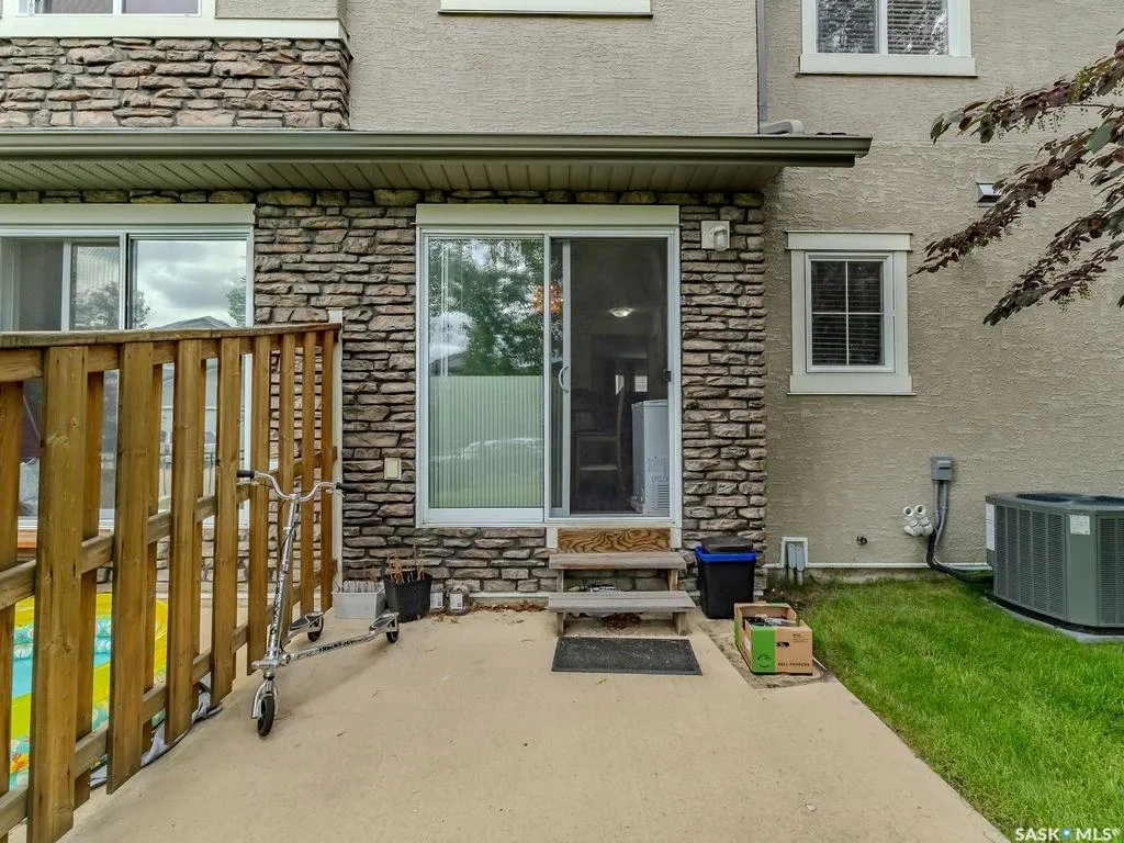 135 Ashworth Crescent Saskatoon SK S7T 0N1