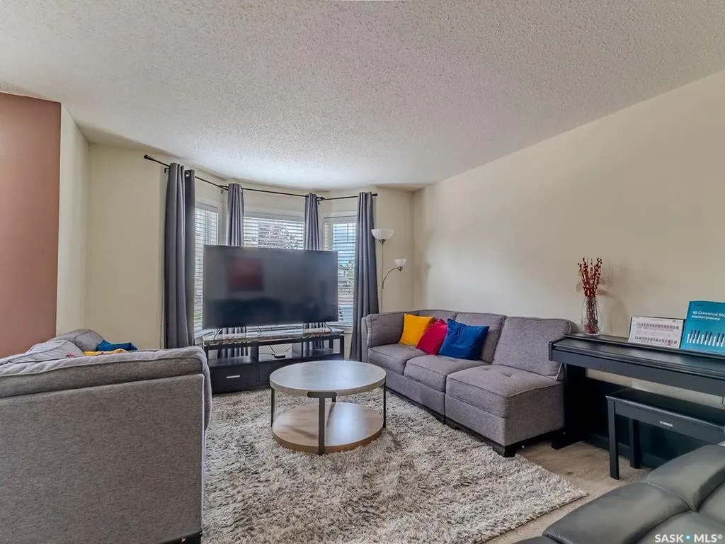 135 Ashworth Crescent Saskatoon SK S7T 0N1