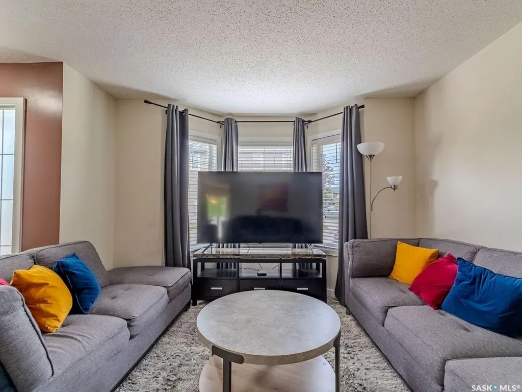 135 Ashworth Crescent Saskatoon SK S7T 0N1