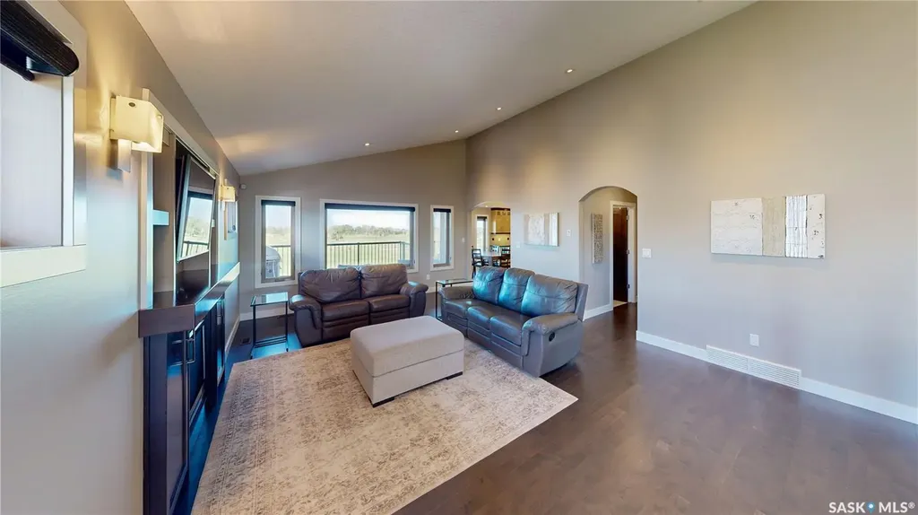 8095 Fairways West Drive Regina SK S4Y 0A4