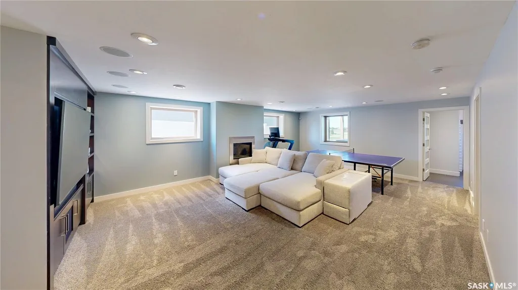 8095 Fairways West Drive Regina SK S4Y 0A4