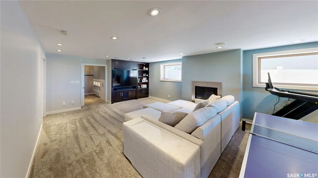 8095 Fairways West Drive Regina SK S4Y 0A4