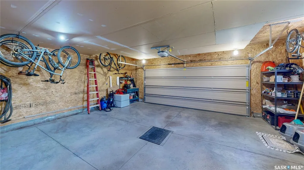 8095 Fairways West Drive Regina SK S4Y 0A4